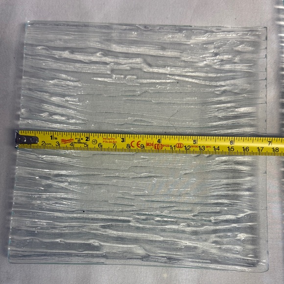 Set of Textured Clear Glass Square Plates - Picture 5 of 10